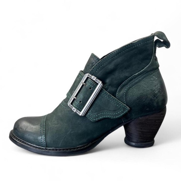 Womens John Fluevog East End Porter Leather boots size 8.5 - Picture 2 of 9